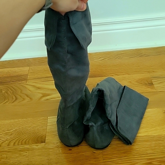 Gray Boots - Picture 3 of 3